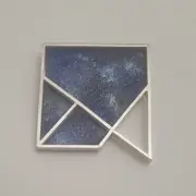 Fermall blau – Broche. Plata y hierro esmaltado · joyería Manuel Baró – fotografía 2